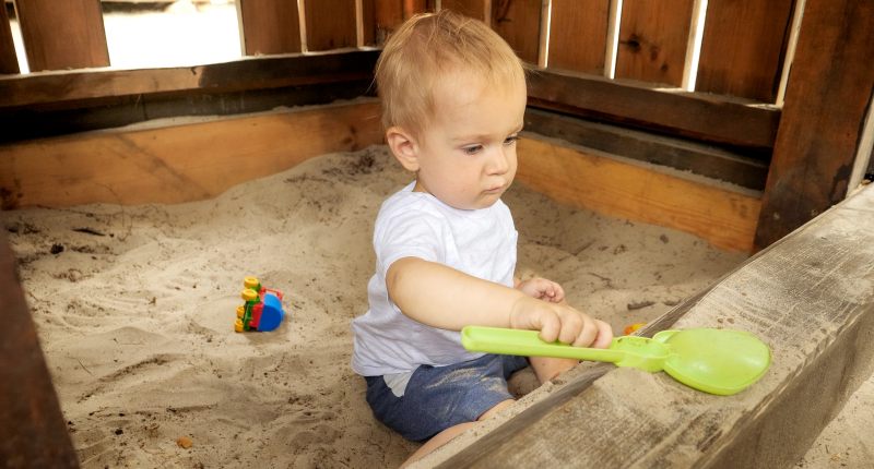 die Matschküche direkt am Sandkasten